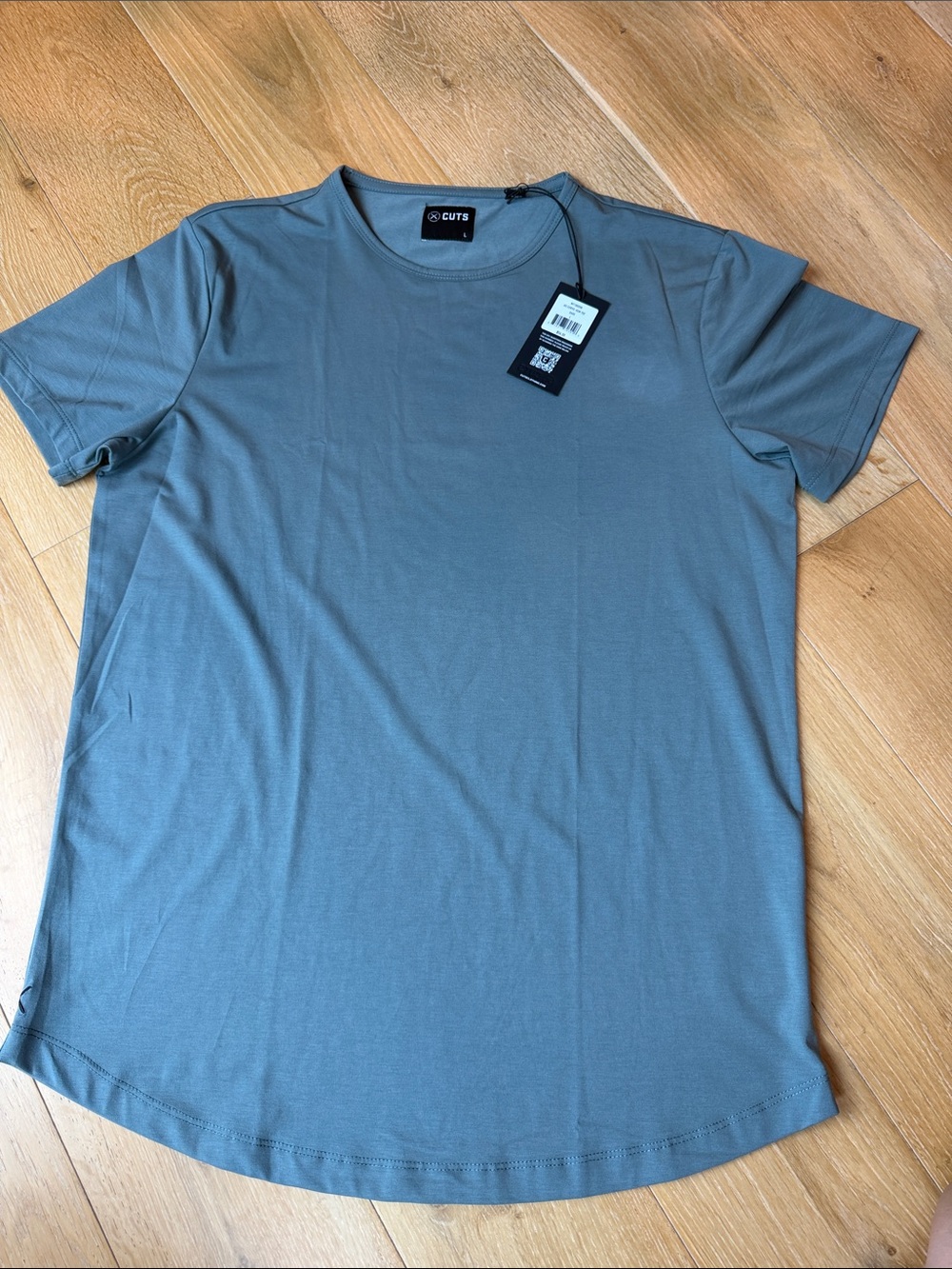 Cuts Clothing Curve Hem Tee